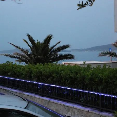 Lanterna Apartment *